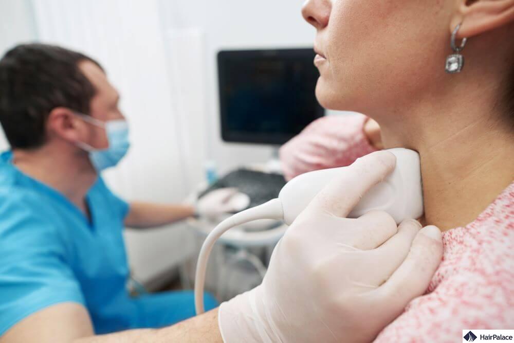 thyroid hair loss causes and treatment